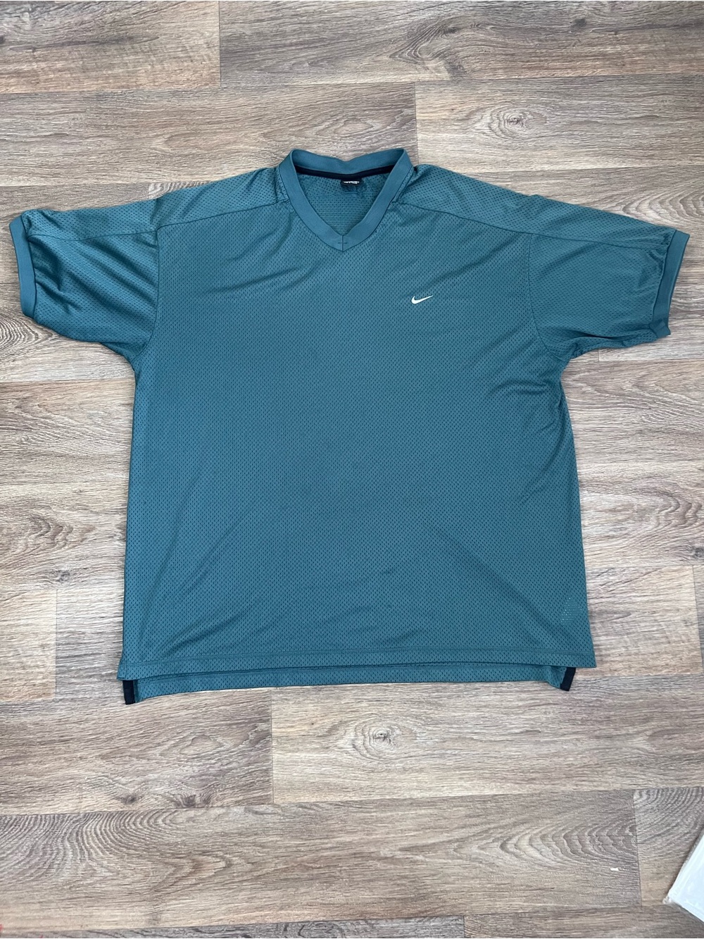 Vintage Y2K Nike Men’s Teal V-Neck Athletic Shirt/A657